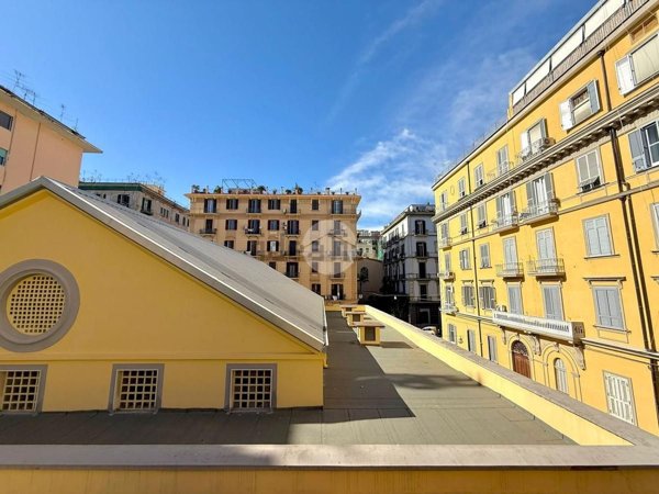 appartamento in vendita a Napoli in zona Chiaia