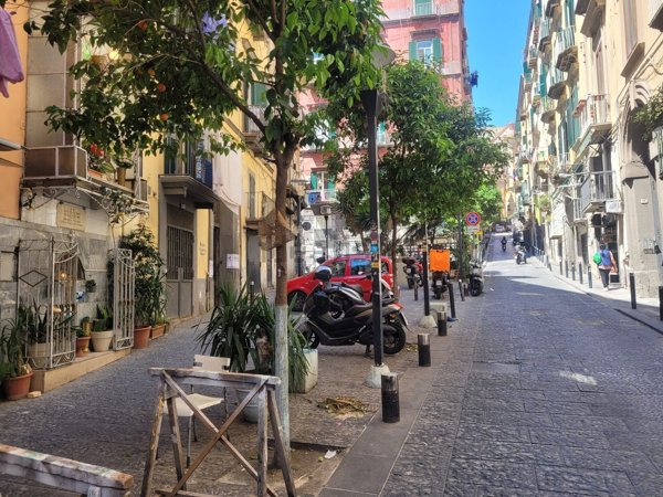 appartamento in vendita a Napoli in zona San Ferdinando