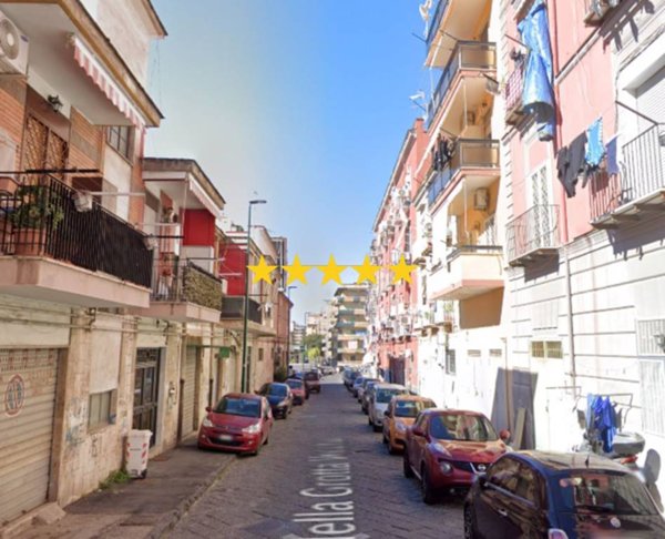 appartamento in vendita a Napoli in zona Fuorigrotta