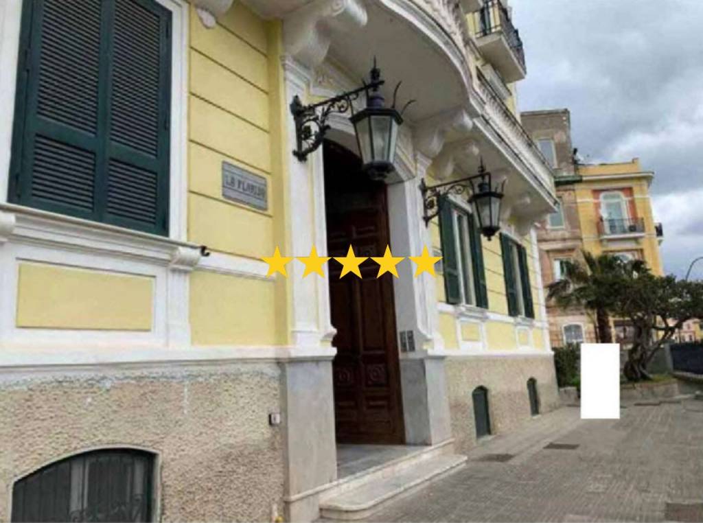 appartamento in vendita a Napoli in zona Posillipo