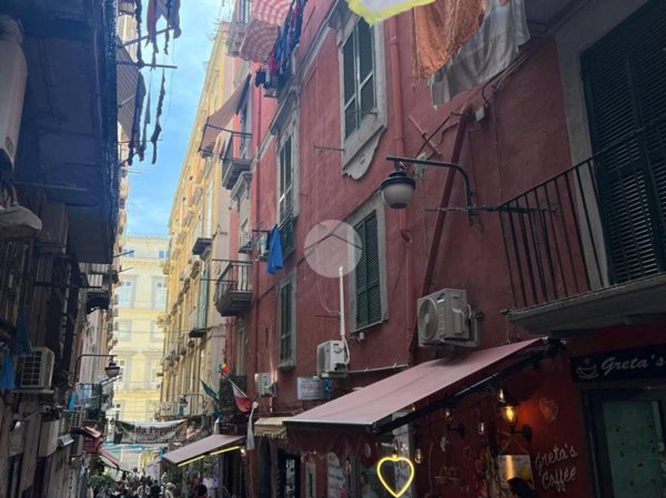 appartamento in vendita a Napoli in zona Montecalvario