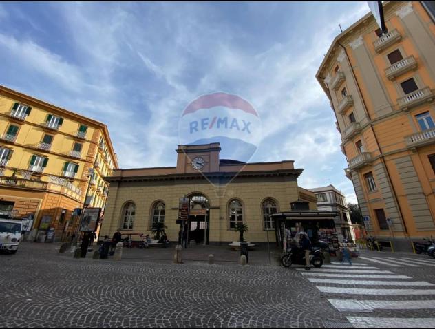 negozio in vendita a Napoli in zona Vomero