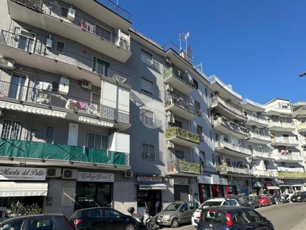 appartamento in vendita a Napoli in zona Fuorigrotta