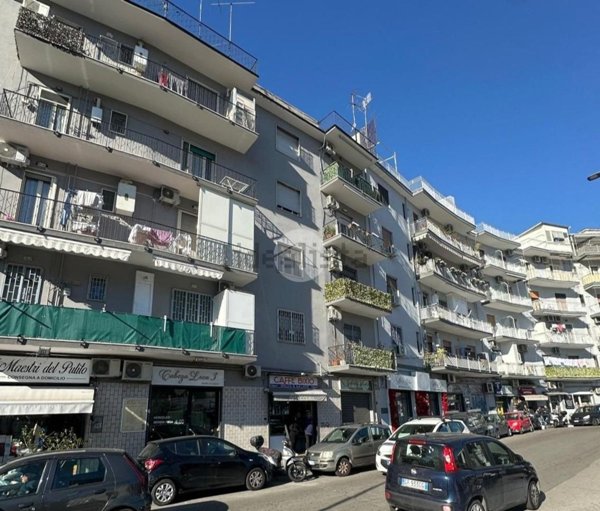 appartamento in vendita a Napoli in zona Fuorigrotta