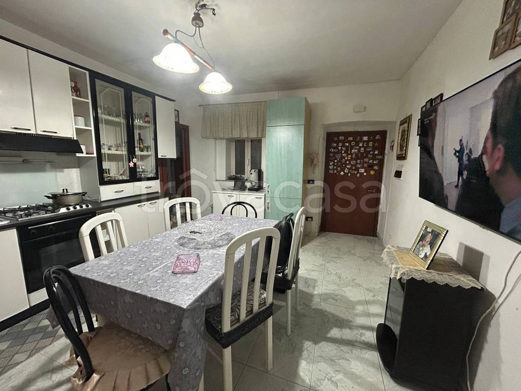 appartamento in vendita a Napoli in zona Pendino / San Giuseppe