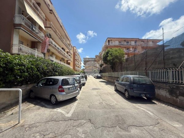 appartamento in vendita a Napoli in zona Pianura