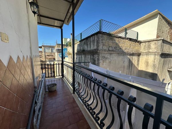appartamento in vendita a Napoli in zona Pendino / San Giuseppe