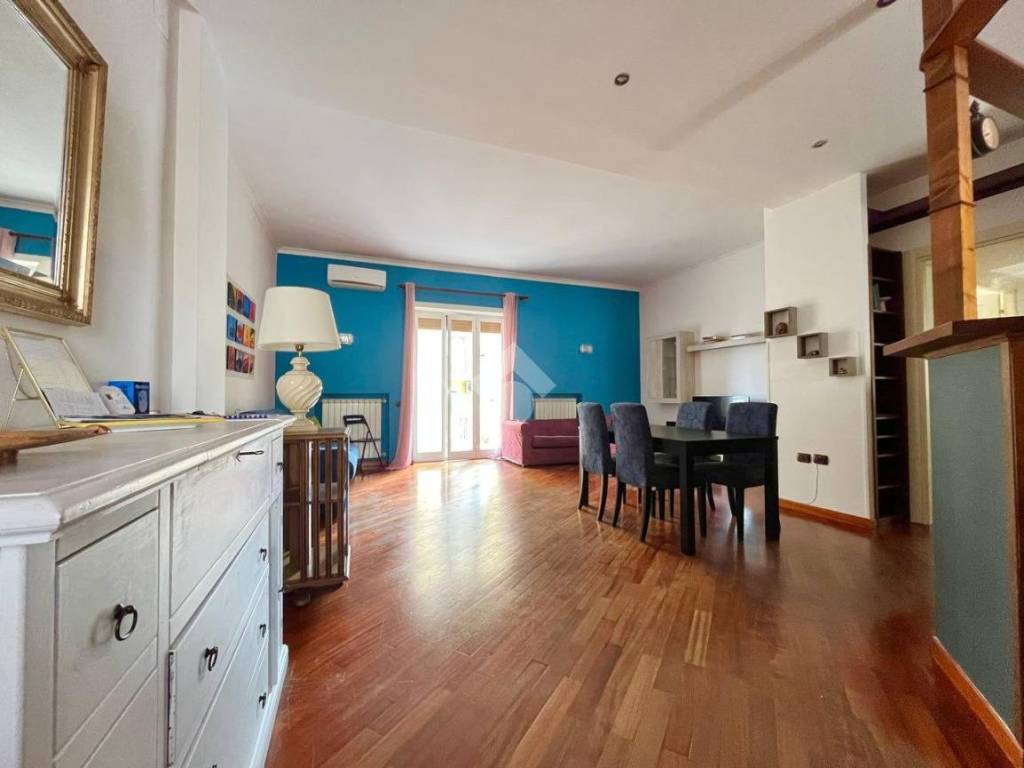 appartamento in vendita a Napoli in zona Bagnoli