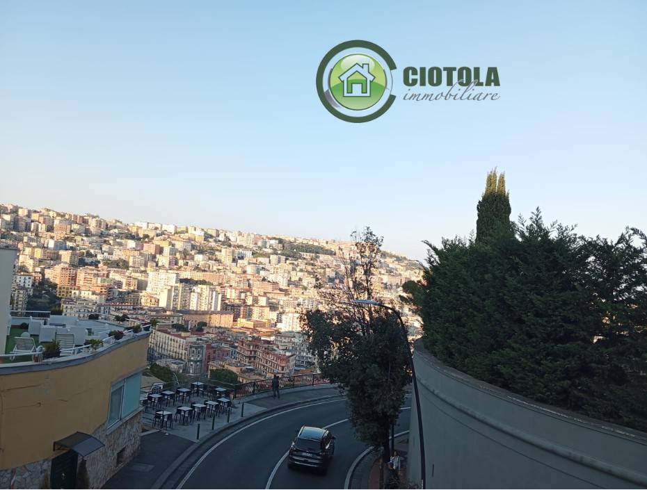 appartamento in vendita a Napoli in zona Posillipo