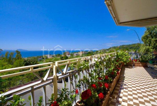 appartamento in vendita a Napoli in zona Posillipo