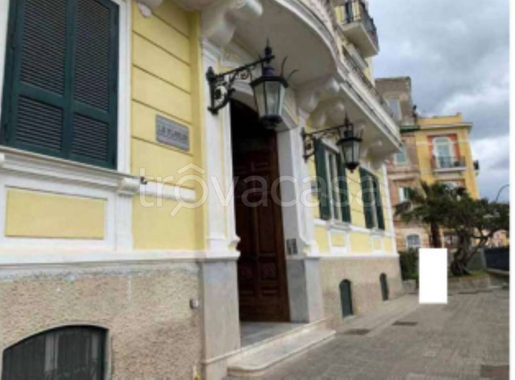appartamento in vendita a Napoli in zona Posillipo