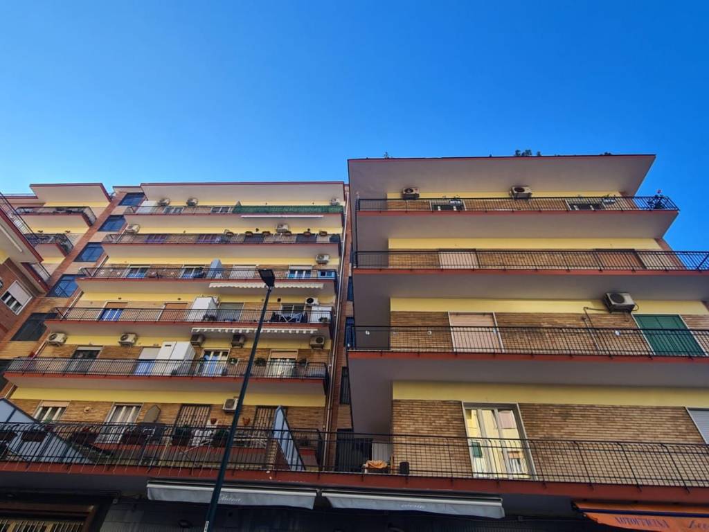 appartamento in vendita a Napoli in zona Bagnoli