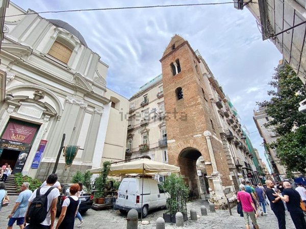 appartamento in vendita a Napoli in zona San Lorenzo