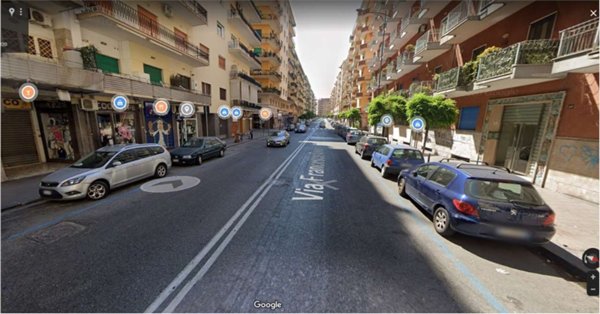 negozio in vendita a Napoli in zona Vomero