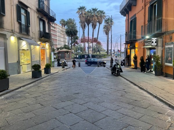 negozio in vendita a Napoli in zona Chiaia