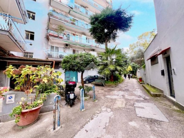 appartamento in vendita a Napoli in zona Pianura