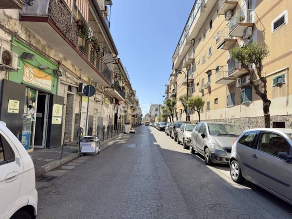 appartamento in vendita a Napoli in zona Chiaia