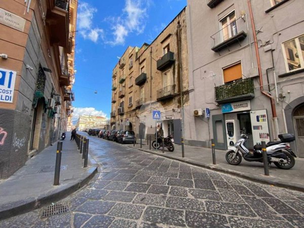 appartamento in vendita a Napoli in zona Mercato