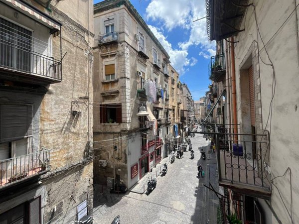 appartamento in vendita a Napoli in zona Stella