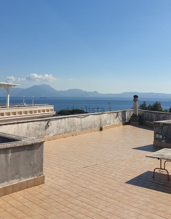 casa indipendente in vendita a Napoli in zona Posillipo