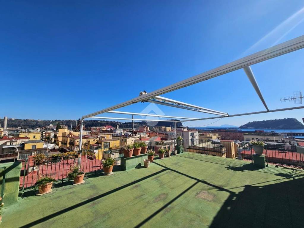 appartamento in vendita a Napoli in zona Bagnoli