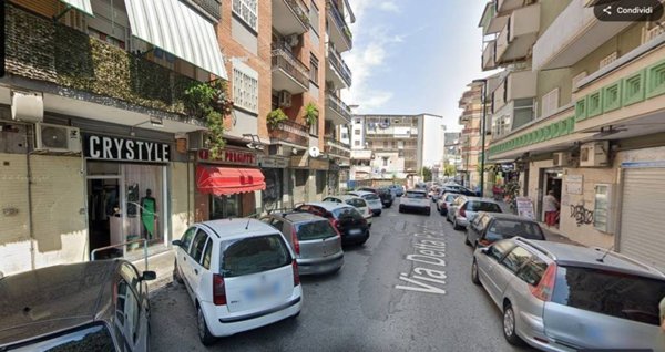 negozio in vendita a Napoli in zona Soccavo