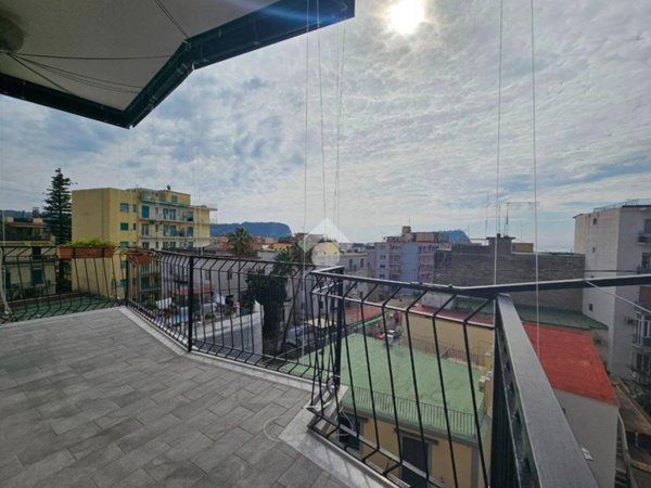 appartamento in vendita a Napoli in zona Bagnoli