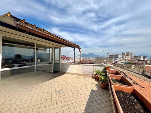 appartamento in vendita a Napoli in zona San Lorenzo