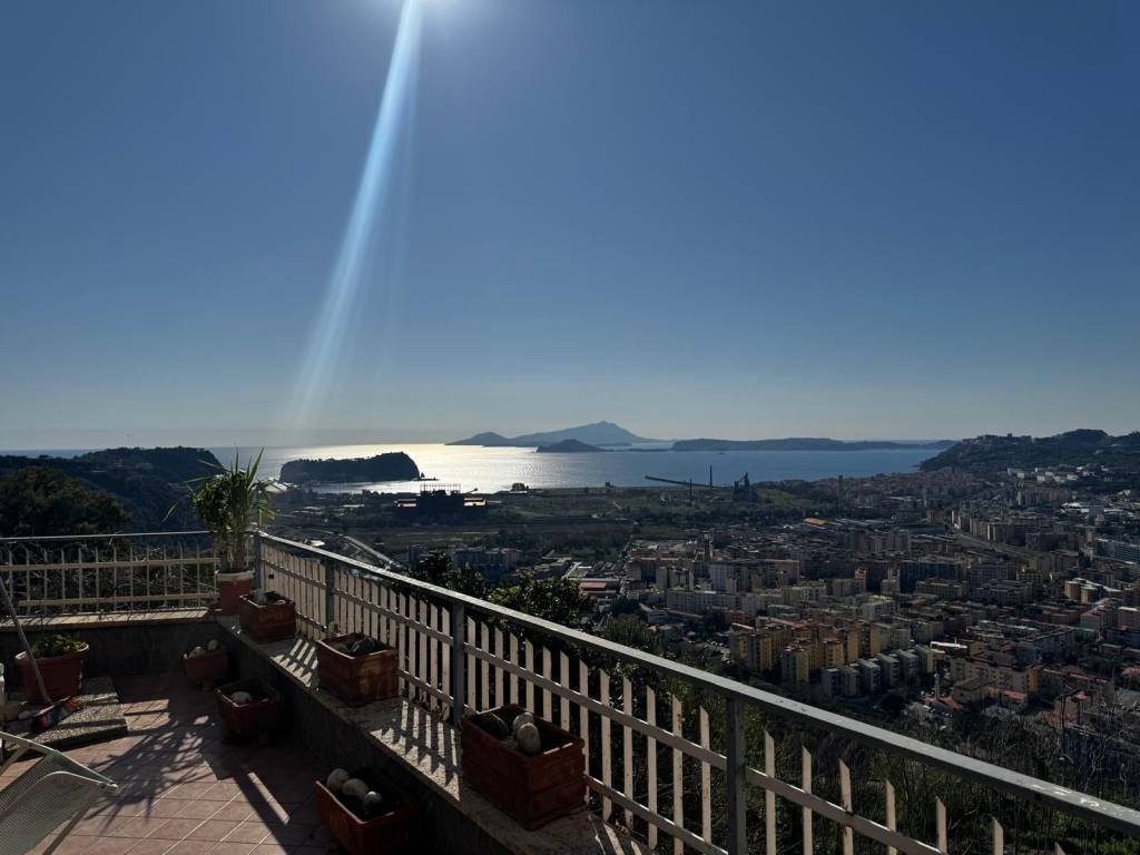 appartamento in vendita a Napoli in zona Posillipo