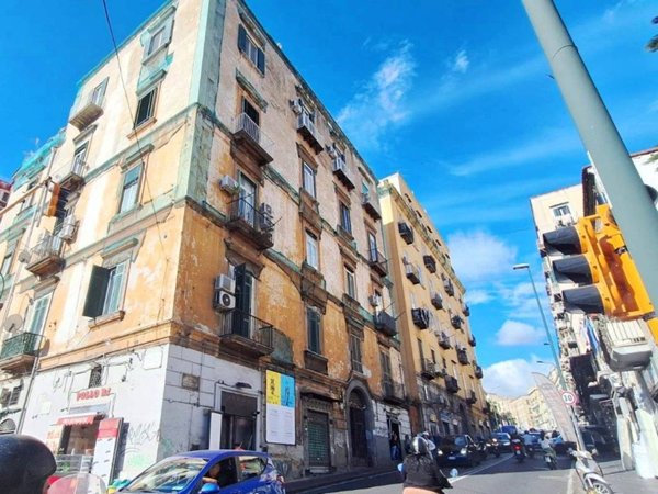 appartamento in vendita a Napoli in zona Avvocata