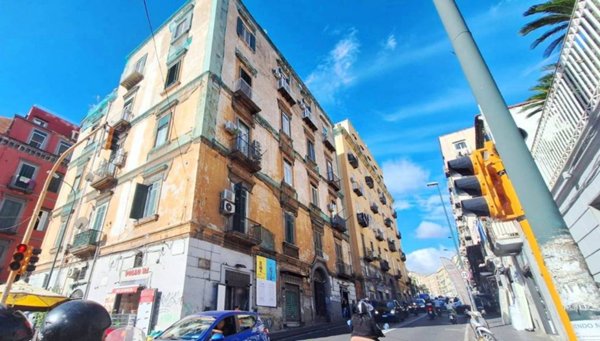 appartamento in vendita a Napoli in zona Avvocata