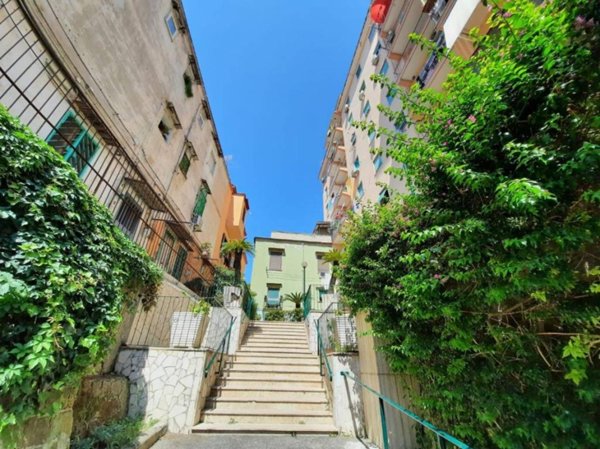 appartamento in vendita a Napoli in zona Avvocata