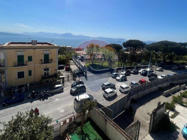 appartamento in vendita a Napoli in zona Posillipo