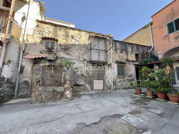 appartamento in vendita a Napoli in zona Barra