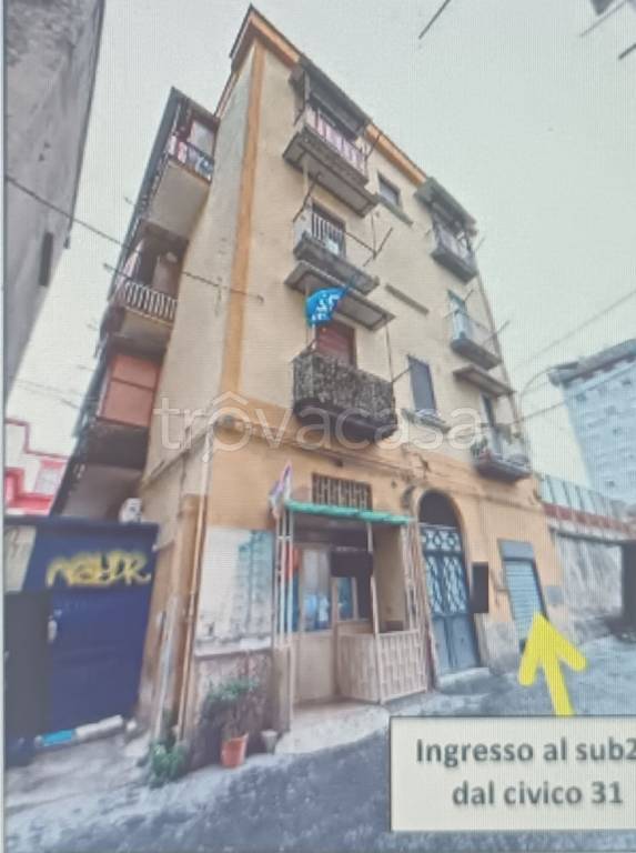 locale commerciale in vendita a Napoli