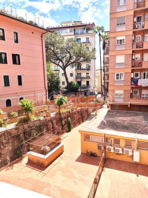 appartamento in vendita a Napoli in zona Arenella