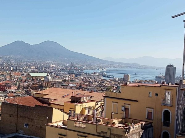 appartamento in vendita a Napoli in zona Arenella