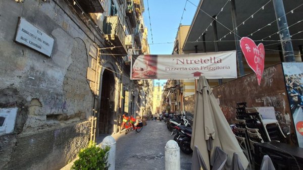 appartamento in vendita a Napoli in zona San Ferdinando