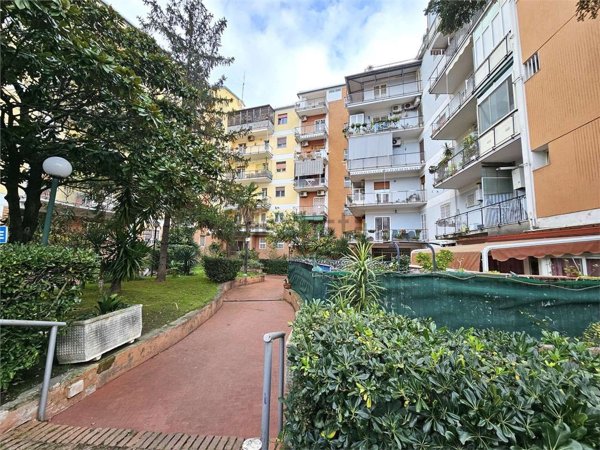 appartamento in vendita a Napoli in zona Capodimonte / Colli Aminei