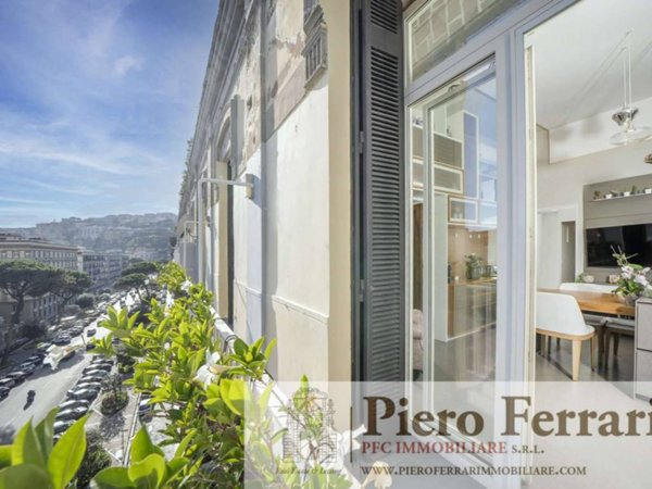 appartamento in vendita a Napoli in zona Chiaia