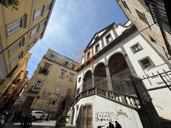 appartamento in vendita a Napoli in zona San Lorenzo