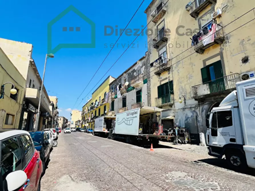 negozio in vendita a Napoli in zona San Giovanni a Teduccio