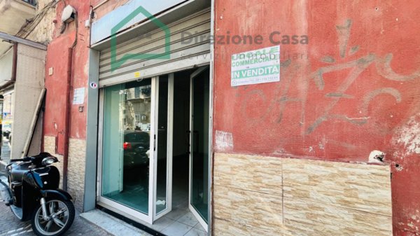 negozio in vendita a Napoli in zona San Giovanni a Teduccio