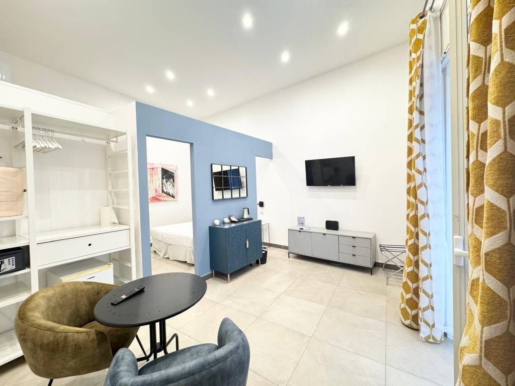 appartamento in vendita a Napoli in zona Montecalvario