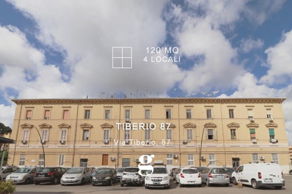 quadrivano in vendita a Napoli in zona Fuorigrotta
