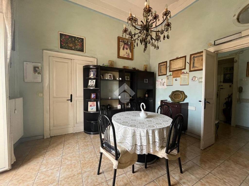 appartamento in vendita a Napoli in zona Stella
