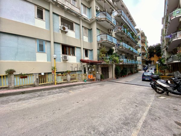 appartamento in vendita a Napoli in zona Arenella