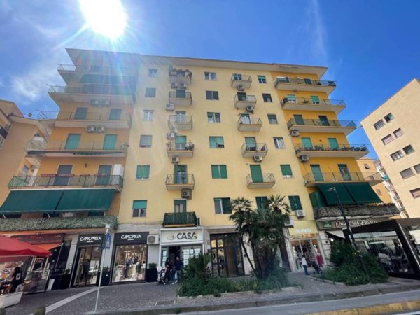 appartamento in vendita a Napoli in zona Fuorigrotta