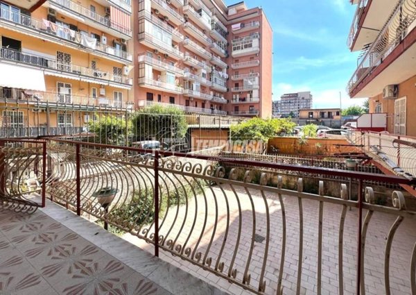 appartamento in vendita a Napoli in zona Pianura