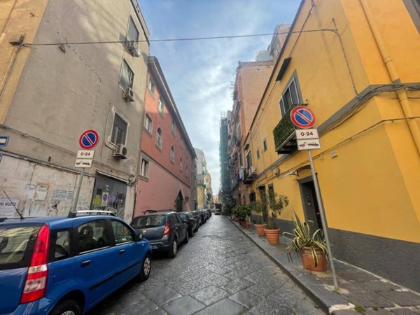 appartamento in vendita a Napoli in zona Pendino / San Giuseppe